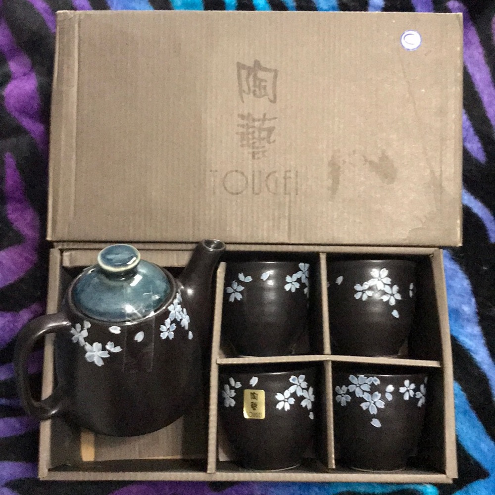 Tougei tea set